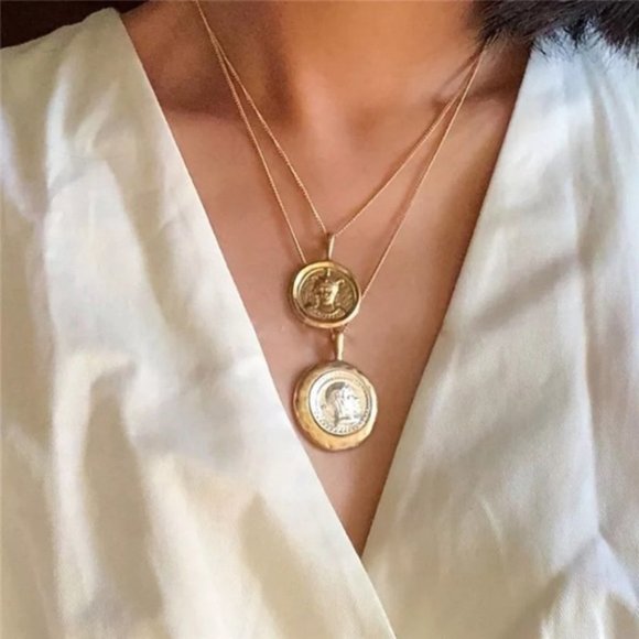 everrealli Jewelry - vintage gold / silver coins necklace